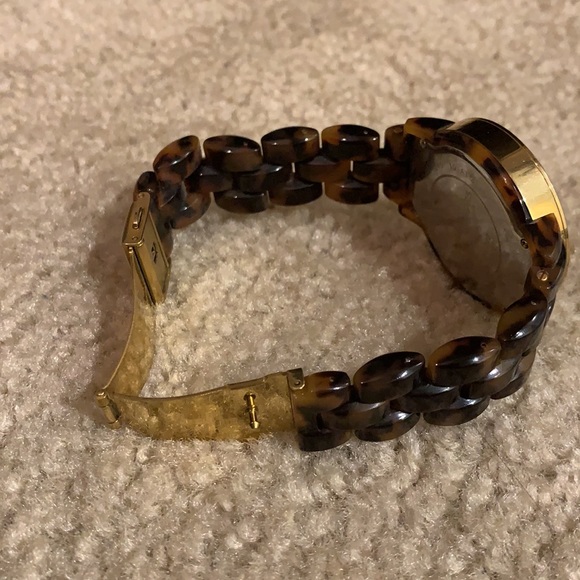 Gold and tortoise Michael Kors watch - Picture 2 of 4